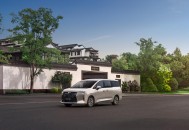 五菱三动力MPV星光730 实车亮相2025成都国际车展
