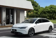 零跑C01 vs 深蓝SL03：哪家更适合家庭用车