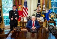 特朗普与马斯克爆发争端 特斯拉市值蒸发1,500亿美元