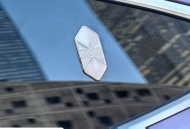 新LOGO+配置升级，智界R7官图曝光，上市后能逆袭成爆款吗