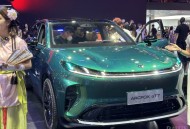 2026成都车展：极狐阿尔法T7首发亮相 中大型SUV 增程/纯电动力