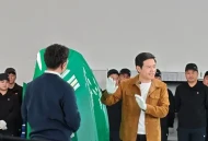 雷军再谈丢轮保车：非常成熟的安全设计 奔驰最早使用